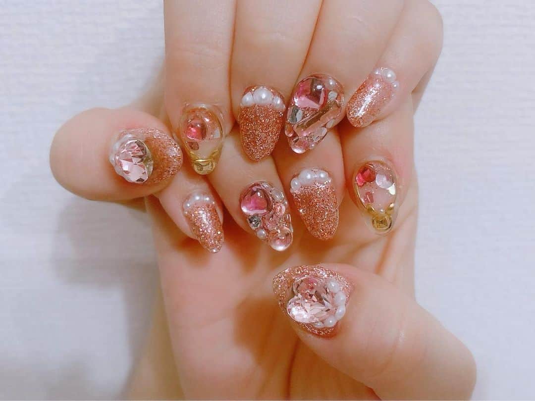 太田里織菜のインスタグラム：「. . new nail♡ . #らぶどる #marvelousネイル #ピンクネイル #ラメネイル #埋め尽くしネイル #ネイル #ネイルデザイン」