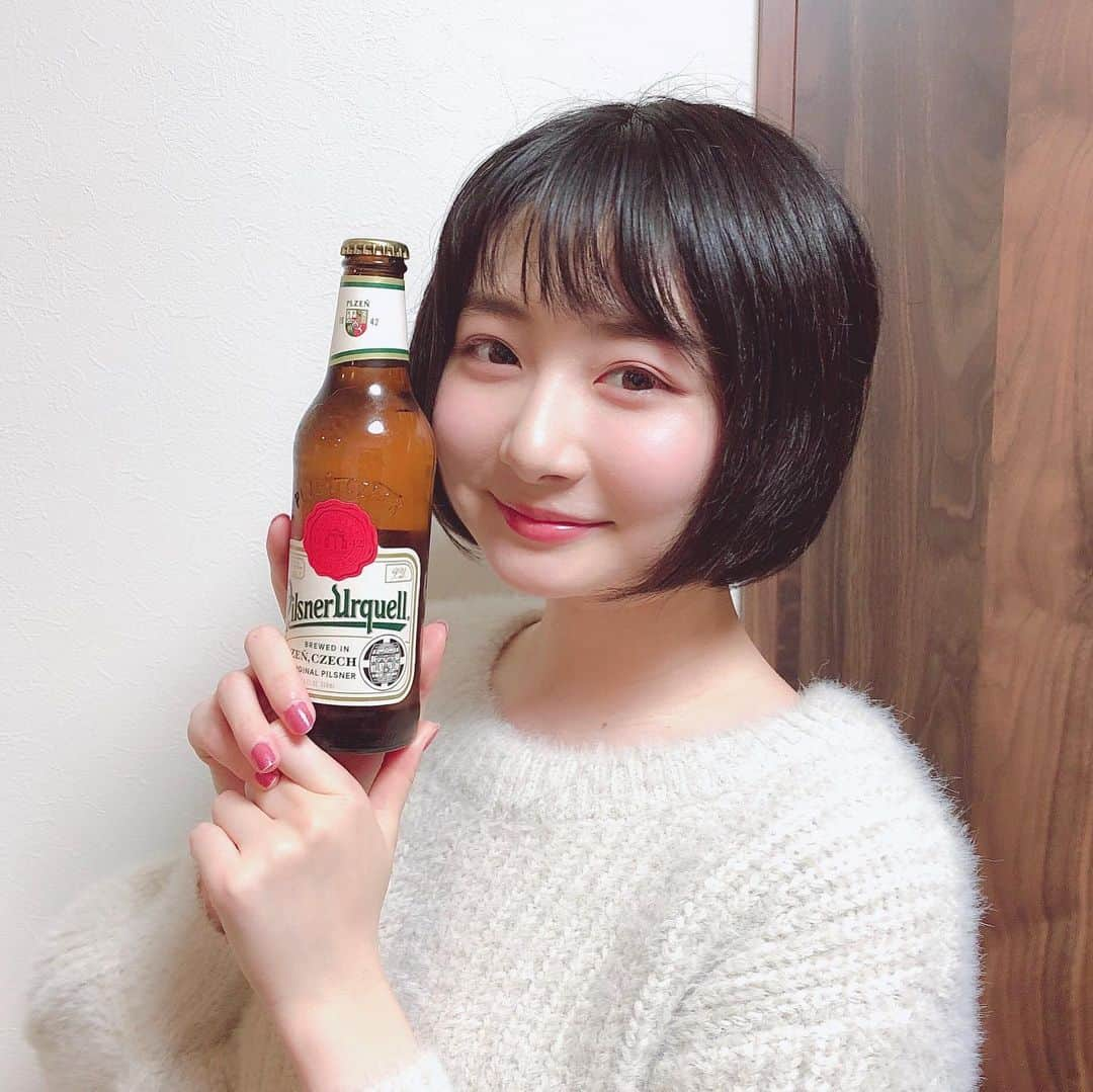 小室ゆらさんのインスタグラム写真 - (小室ゆらInstagram)「.﻿ ﻿ ﻿ #チェコ のビール 𓂃𓈒𓏸﻿ ﻿ #ピルスナーウルケル っていう名前なんだけど、﻿ まろやかな苦味が後引く美味しさだった🥱🤍﻿ また飲みたいな ︎︎︎︎✌︎﻿ ﻿ #イタリア の #モレッティ も飲みやすくて大好き🍻﻿ ﻿ ﻿ もうすぐ23歳が終わってしまうの寂しいなあ( ᵕ ᵕ̩̩ )﻿ ﻿ ﻿ .﻿」3月9日 20時28分 - komuro_yura_official