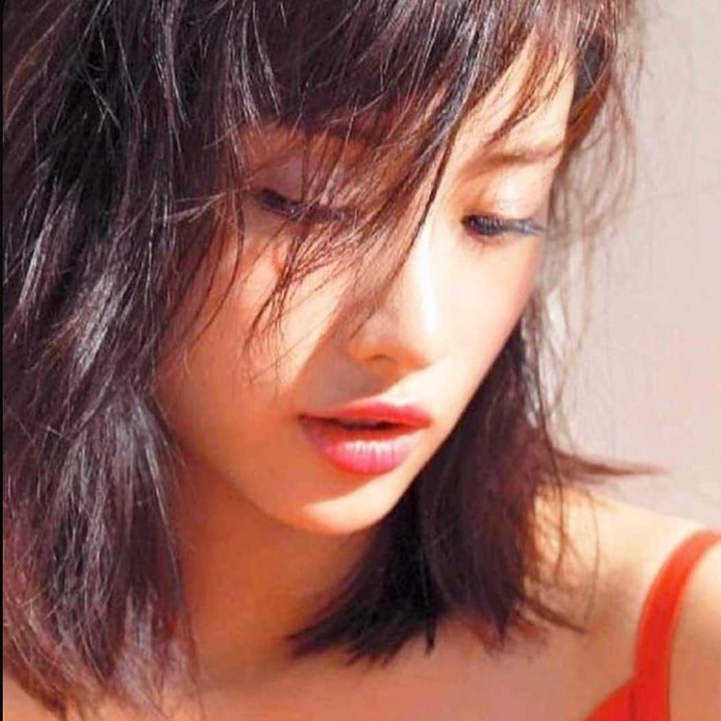 石原さとみ　ファンアカウントさんのインスタグラム写真 - (石原さとみ　ファンアカウントInstagram)「雰囲気違うのもいい  #石原さとみ #さとみちゃんがいてよかった」3月9日 20時26分 - ishihara_satomi__