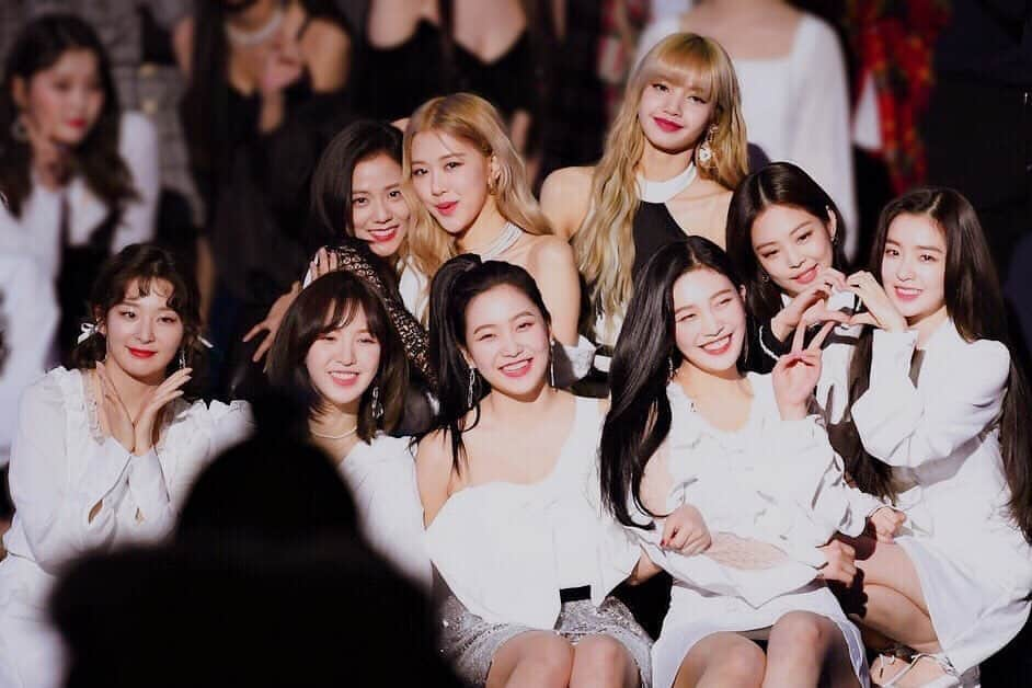 ジョイ（ファンアカウント）のインスタグラム：「Who’s your BLACKVELVET bias? #REDVELVET#JOY#레드벨벳#조이 © owner」