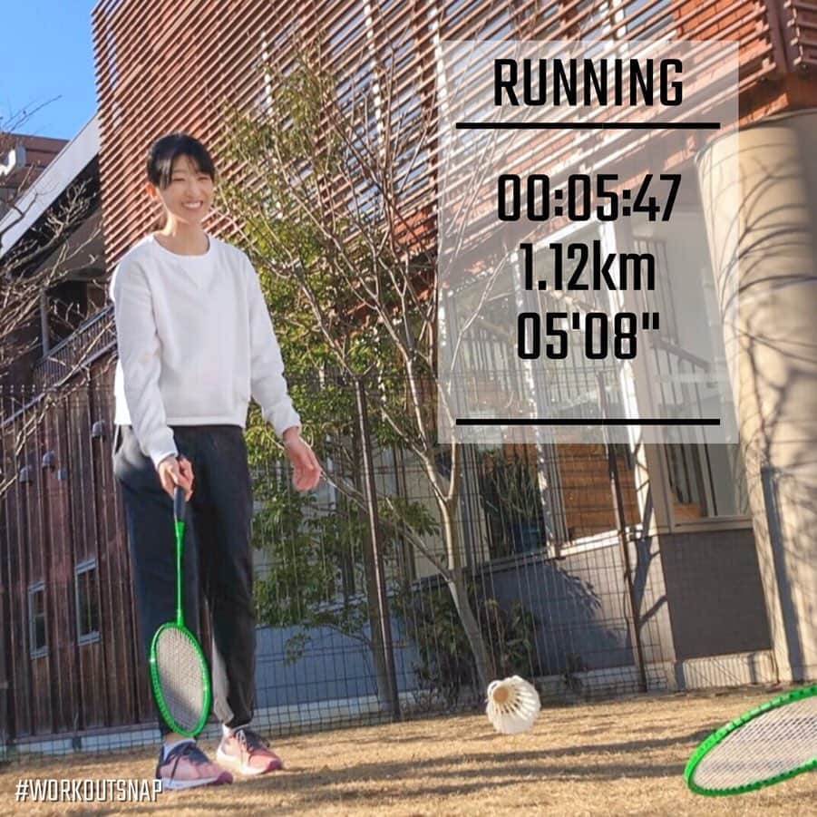 土屋香織さんのインスタグラム写真 - (土屋香織Instagram)「🏃‍♀️. Jog & badminton𖤐𖤐𖤐 Tops/bottoms.  @mizuno_training_jp  Shoes.  @newbalance . さらさらのクロスロングパンツ 動きやすくてすごーく気に入っちゃった♡ . 先日お休みの日は 車使わずジョグでお買い物まわって （え？車で行く距離じゃないって？🙉笑） その後次女とバドミントン🏸 テニスより難しいー🤷🏻‍♀️っていうか 次女なかなか羽が打てずいつどこにくるかわからなくて🤣 そして海が近いから なかなか風のない日ってないね🌬 ラリーできるように次女鍛えます😊 . テニスもジムもお休みしてたら 運動不足で肩こりが復活してきちゃった😢 明日も雨だし何しようかなー☔️ . . . #つい構えがテニス #お山に行きたい #お花見したい  #名古屋ウィメンズマラソン2020 #名古屋ウィメンズマラソン #箱根ランフェス #igランガールズ #ランガール #instarunners #ランニング女子 #ハシリマスタグラム #ハシリマシタグラム #マラソン女子 #ig千葉ランナーズ #ランニングママ #ぜんぶカラダなんだ #garmin #ガーミン #トレラン #cwx #mizuno #ミズノランニング #スニーカー好きな人と繋がりたい #vic_season #バドミントン #fuelcell #yonex #休校 #カジュアルコーデ #お洒落さんと繋がりたい」3月9日 20時41分 - kaorintsuchiya