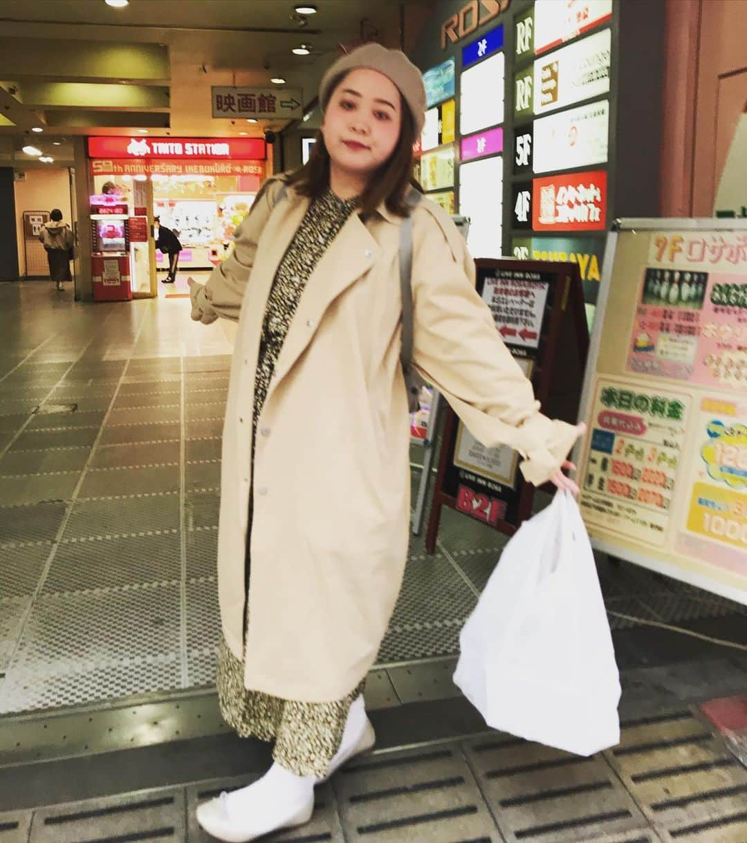 西田さおりさんのインスタグラム写真 - (西田さおりInstagram)「今日も純喫茶行きました。 ミルクレープとレモンティー。 写真お願いしたらブレてました。 ありがとうございます。 . . #純喫茶 #世間知らズ  #春の装い」3月9日 20時43分 - saori19950108