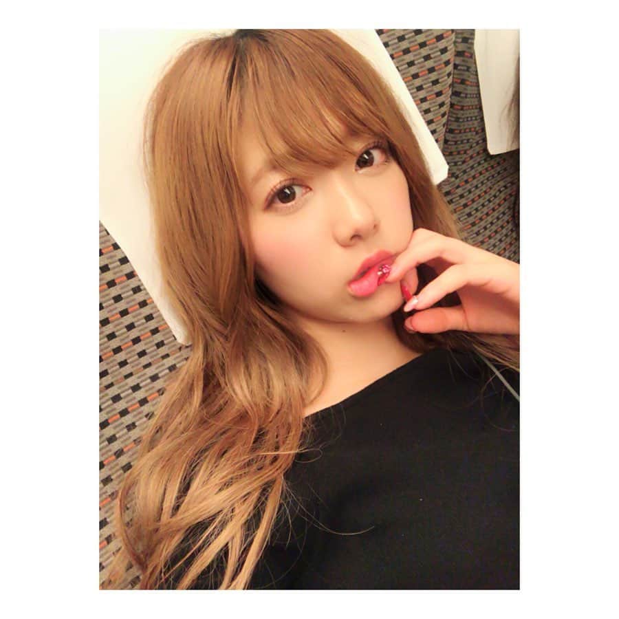 森田彩花のインスタグラム：「💁🏼‍♀️🤦🏼‍♀️❤️ ． ロング好き多すぎ〜ぃ😏😏❣️ 伸ばしてるからちょっと待って🥺💓?笑 ． ショートヘアもあったけど見たぃ🙋🏼‍♀️🙋？ ． #2年前 #ロングヘア #会えない分 #更新多め #コメよろ #いいねよろ」
