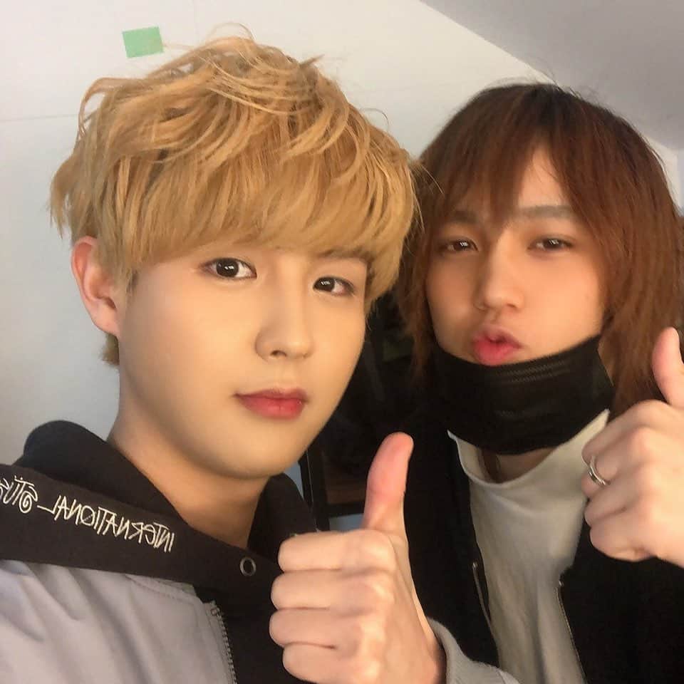 大咲貴徳のインスタグラム：「インジュンBIRTHDAYライブ 最高だった、、 最後泣きそうだった、、 いつまでも日本で待ってるからね！  #インジュン #お誕生日おめでとう #大国男児 #メドレー最高だった」