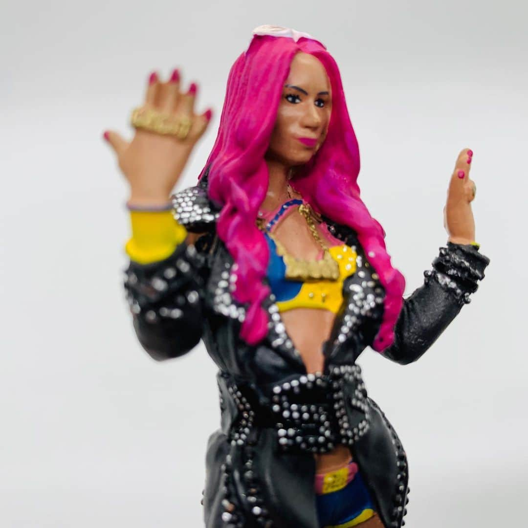 ターニャ・テイトさんのインスタグラム写真 - (ターニャ・テイトInstagram)「Meant to post this yesterday on #internationalwomensday, but here is another addition to Ozzie's @WWE @herocollector_ collection - @SashaBanksWwe! - Look how awesome the details are on this figure. Love her jacket and boots. Hopefully, they will do variants so we'd see one with blue hair. - Which female wrestler 🤼‍♀️ do you want to see from Hero Collector next??? - #SashaBanks #WWE #Eaglemoss #herocollector #Statues #LegitBoss #wwefan #IWD2020」3月10日 7時37分 - tanyatate