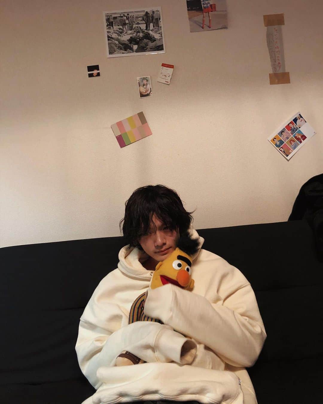 長坂 睦生さんのインスタグラム写真 - (長坂 睦生Instagram)「酔ってずっとハグしてたけど こいつの名前なんだっけ？」3月9日 23時08分 - mutsukinagasaka