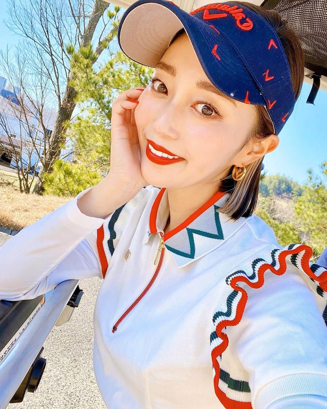 のインスタグラム：「お天気良しポカポカな今日は ゴルフ行ってたよん🏌️‍♀️💕 今日もプロの方とラウンド 夜ご飯まで行って充実、楽しかった🤗💕 #花粉やばい🤣 #golf#fashion #ゴルフ#ゴルフ女子 #ゴルフウェア #callaway#キャロウェイ」