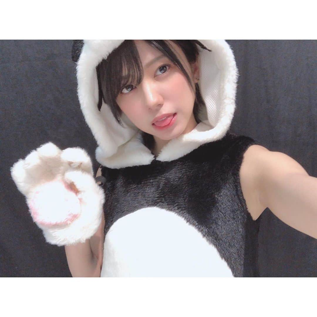 大西桃香さんのインスタグラム写真 - (大西桃香Instagram)「パンダ。🐼 #パンダ #熊猫 #ぱんだ #パンだ #🥖🍞」3月9日 23時16分 - momo0920_official