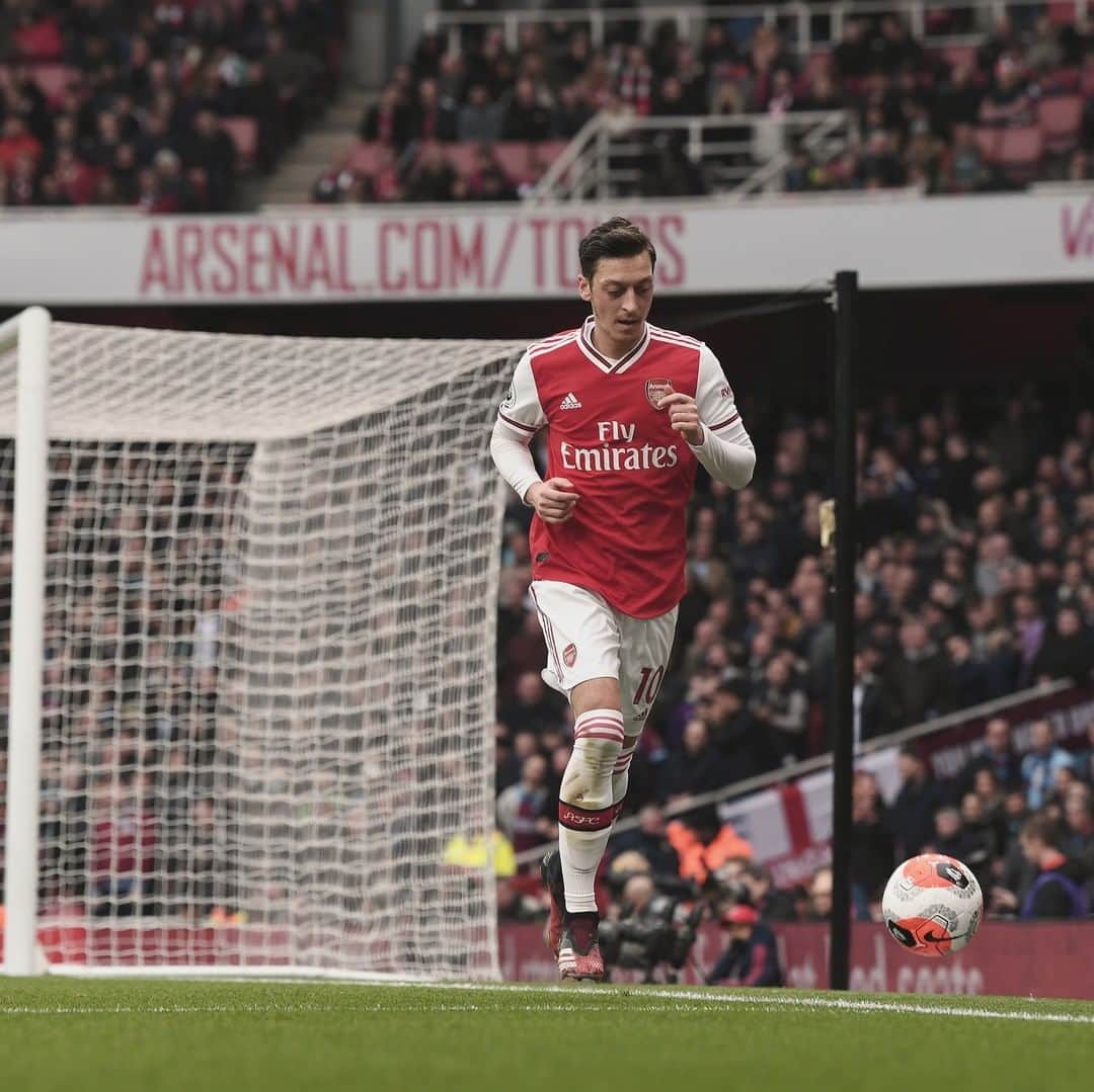 アーセナルFCさんのインスタグラム写真 - (アーセナルFCInstagram)「〽️ Ö𝕫𝕚𝕝⁠ ⁠ #Arsenal #Ozil #ARSWHU #Gunners」3月9日 23時50分 - arsenal