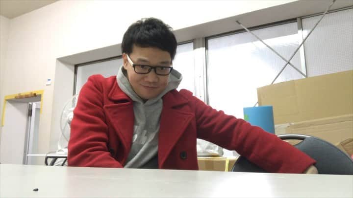 岡下雅典のインスタグラム：「プラモデル作りました。 今回マジで大変やった… 部品が細かすぎて何度も気が狂いそうになった… 10時間くらいはかかったけど完成した時の喜びったら💕 男性ブランコの浦井。手伝ってくれていつもありがとうな💋  #紅の豚 #サボイア #かっちょいいだろ？」