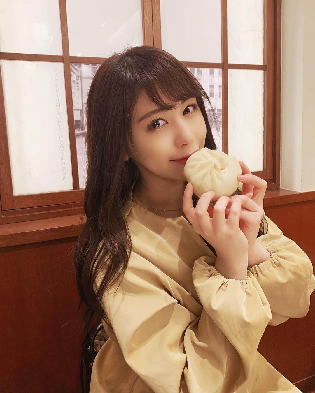 宮下舞花さんのインスタグラム写真 - (宮下舞花Instagram)「#551蓬莱 🥟🥟🥟🥟」3月10日 1時18分 - maikamaimaika