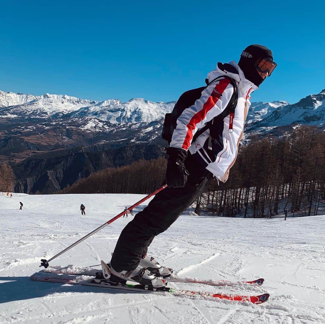 ルイ・トーロンさんのインスタグラム写真 - (ルイ・トーロンInstagram)「🎿❄️ C’est votre attitude, bien plus que votre aptitude, qui détermine votre altitude.」3月10日 1時46分 - louis_thauron