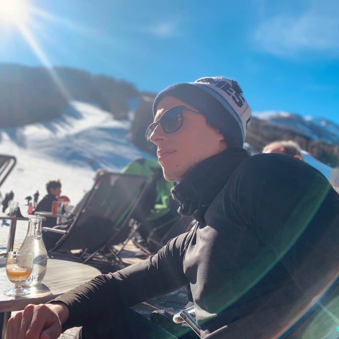 ルイ・トーロンさんのインスタグラム写真 - (ルイ・トーロンInstagram)「🎿❄️ C’est votre attitude, bien plus que votre aptitude, qui détermine votre altitude.」3月10日 1時46分 - louis_thauron