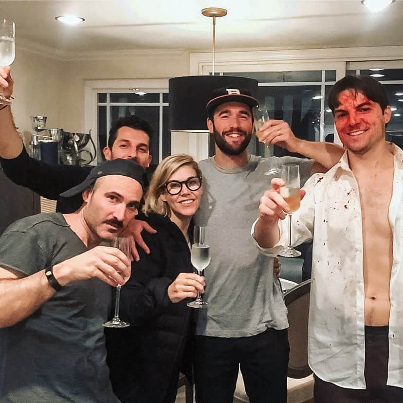 ジョシュ・ボウマンのインスタグラム：「🥂😂 • That’s a wrap #7days #7nights we became THE NIGHT PASSENGERS So proud of all the work everyone did on this. We did it! #thenightpassenger • 🔁 Repost from @kellypendygraft  #joshbowman #cakes #danielkatz #mattrussell #richardshort #producer #filmmaking #internationalwomensday #proud #femalefilmmakers #recovery #crew #collaboration」