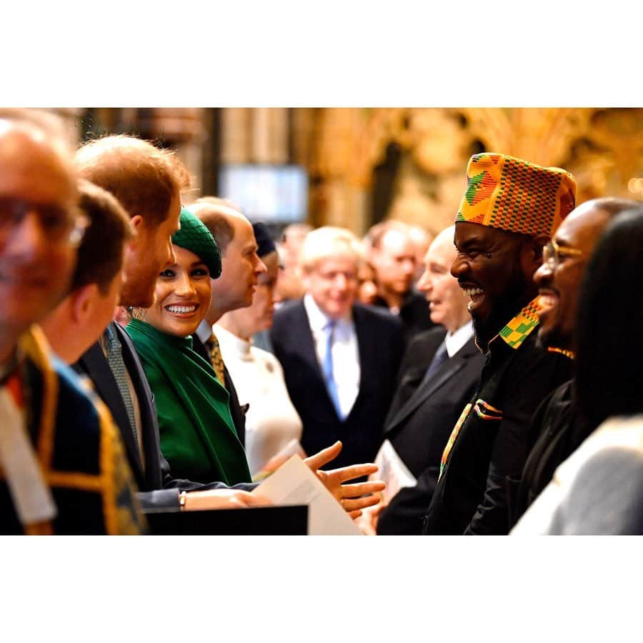 英ヘンリー王子夫妻さんのインスタグラム写真 - (英ヘンリー王子夫妻Instagram)「This afternoon, The Duke and Duchess of Sussex attended the annual Commonwealth Service at Westminster Abbey on Commonwealth Day, alongside Her Majesty The Queen and Members of The Royal Family.  The Commonwealth is a global network of 54 countries, working in collaboration towards shared economic, environmental, social and democratic goals, and the Service today seeks to highlight the vast community which spans every geographical region, religion and culture, embracing diversity amongst its population of 2.4 billion people, of which 60 percent are under 30 years old.  As President and Vice-President of the @Queens_Commonwealth_Trust, The Duke and Duchess of Sussex have been passionate advocates of the Commonwealth having spent many years working closely with the next generation of Commonwealth leaders.  The theme of the Commonwealth for 2020 is ‘Delivering A Common Future: Connecting, Innovating, Transforming', placing emphasis on youth, the environment, trade, governance, and ICT (Information and Communications Technology) and innovation.  From working to protect the earth's natural resources and preserving the planet for generations to come, to championing fair trade and empowering the youth of today to transform the communities of tomorrow, the Service celebrates the Commonwealth's continued commitment to delivering a peaceful, prosperous and more sustainable future for all.  Photo © PA」3月10日 2時51分 - sussexroyal