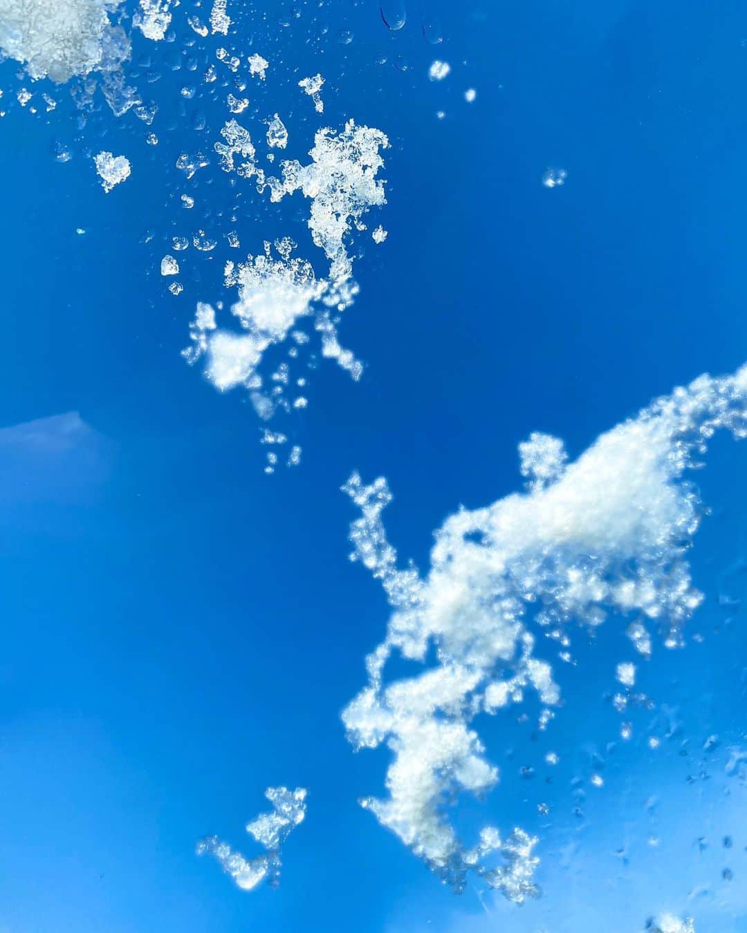 ポーター・ロビンソンのインスタグラム：「new song “something comforting” out tomorrow」