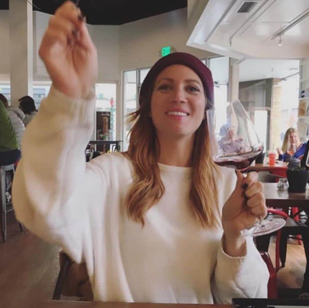 のインスタグラム：「happy birthday brittany snow! whats your favorite thing about brittany? #brittanysnow」