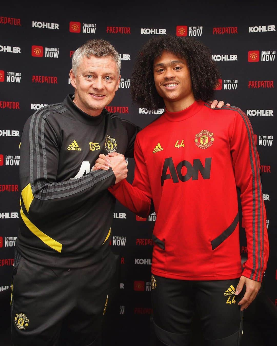 マンチェスター・ユナイテッドさんのインスタグラム写真 - (マンチェスター・ユナイテッドInstagram)「Tahith #Chong's journey at United continues with a new contract! ✍️ #MUFC」3月10日 3時31分 - manchesterunited