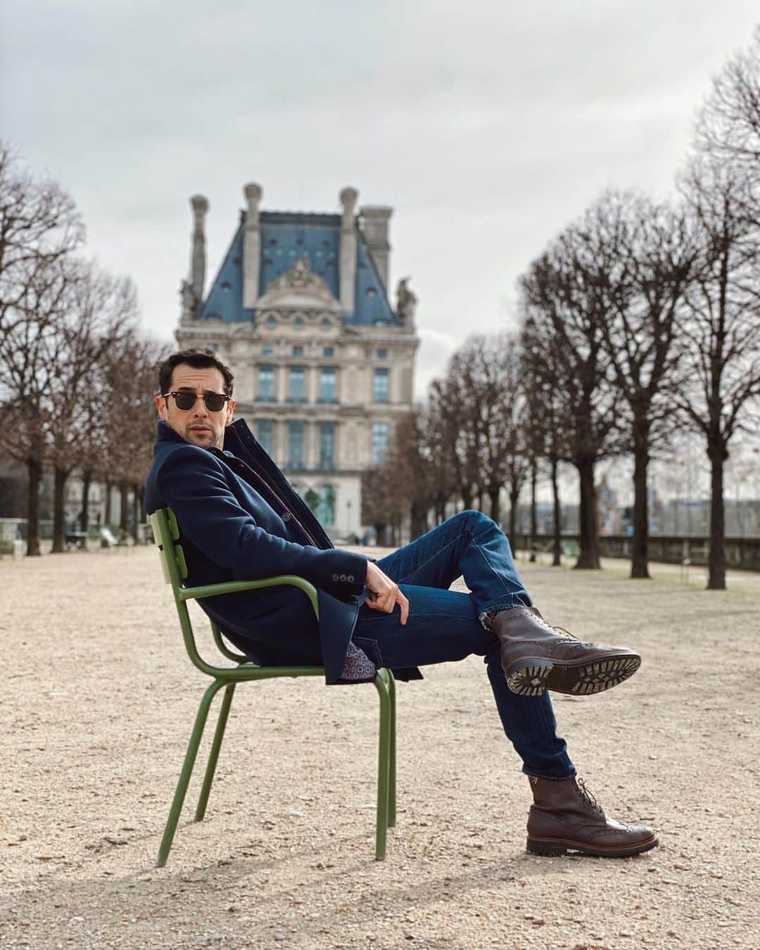 Sezgin YILMAZのインスタグラム：「you talkin’ to me? yani şair burada diyor ki bana mı dedin?」
