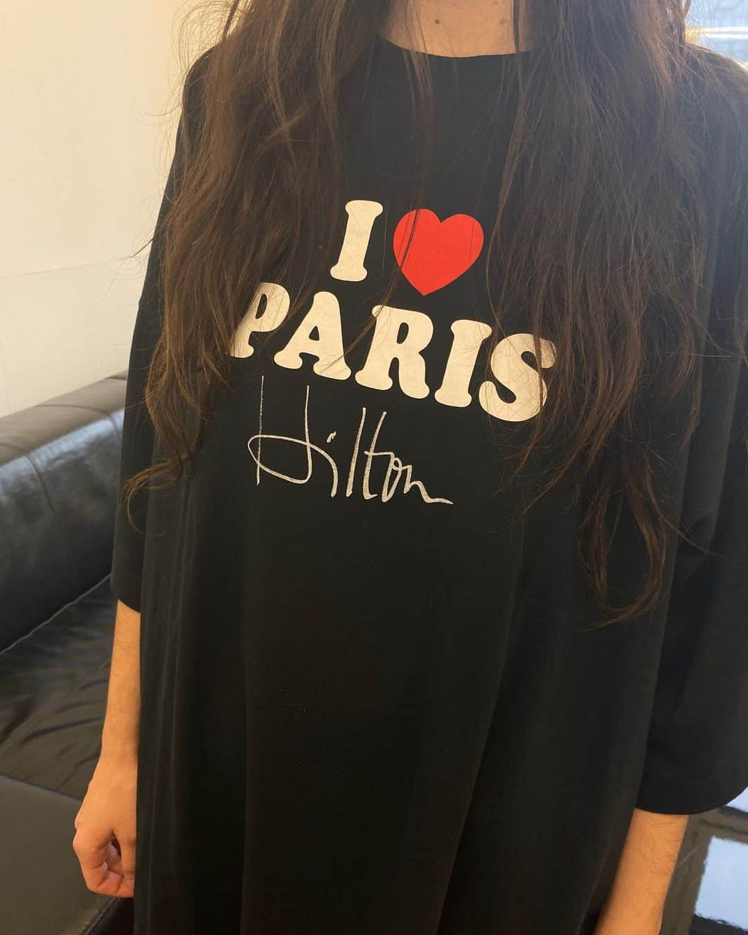 ヴェトモンさんのインスタグラム写真 - (ヴェトモンInstagram)「WOLDWIDE EXCLUSIVE #VETEMENTSxPARIS www.ssense.com @ssense」3月10日 4時26分 - vetements_official