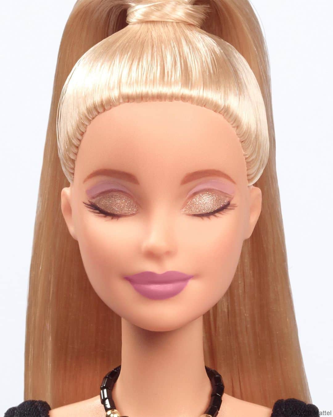 バービーさんのインスタグラム写真 - (バービーInstagram)「Eye want more! So much fun creating new makeup looks with @maccosmetics Eye Shadows. Which is your fave? 🎨 #MACMaker #MACMakerBarbiestyle #barbie #barbiestyle⁠」3月10日 5時54分 - barbiestyle