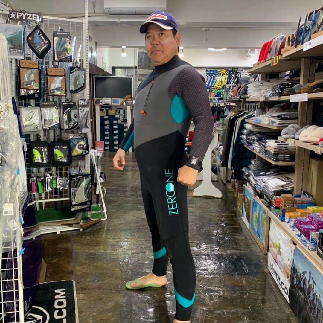 ほんこんさんのインスタグラム写真 - (ほんこんInstagram)「今からサーフィン #zeroonewetsuits  #鵠沼海岸サーフィン  #コーストライン #ディグセル #ロングボードサーフィン  #ロングボード　 #サーフィン #ほんこん流波乗りのすすめ  #ほんこんのなに聞きたい #ほんこん #YouTube」3月10日 6時16分 - hongkong2015_4_9