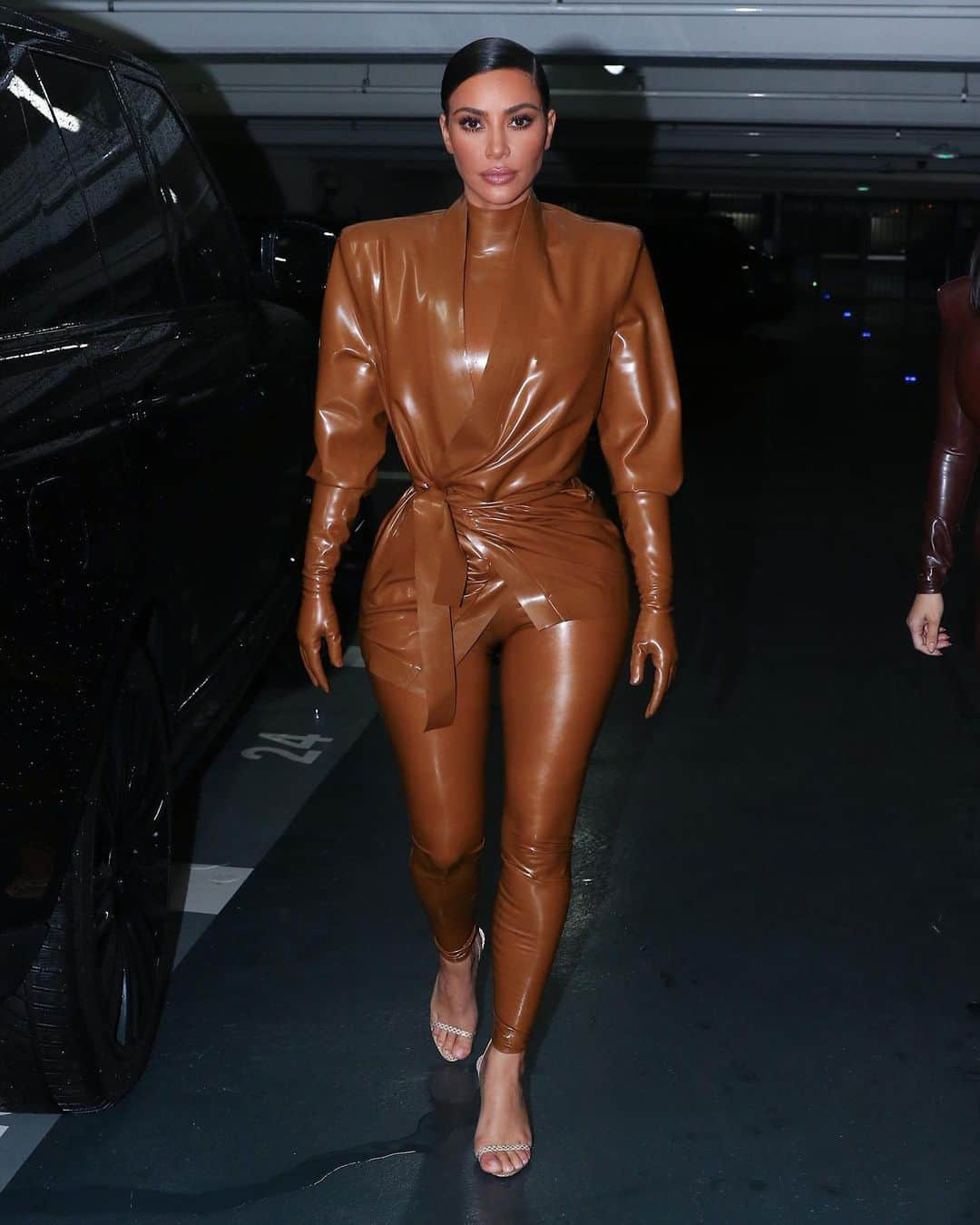 キム・カーダシアンさんのインスタグラム写真 - (キム・カーダシアンInstagram)「Balmain Latex for Paris Fashion Week」3月10日 8時33分 - kimkardashian