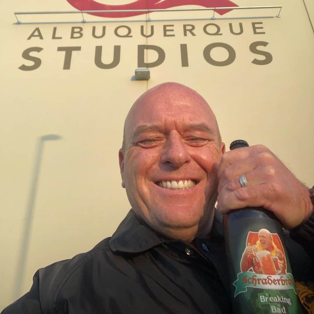 ディーン・ノリスのインスタグラム：「@schraderbrau_bb loves Albuquerque!!」