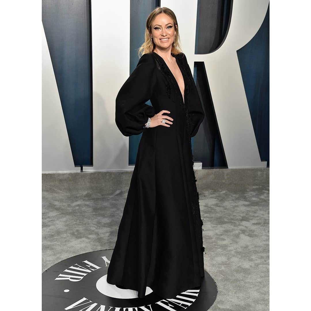 NIWAKAのインスタグラム：「Happy Birthday wishes to Olivia Wilde! Cheers to a year ahead filled with an abundance of happiness and prosperity. Here’s a look back to an unforgettable moment of Olivia at the 2020 Vanity Fair Oscar Party in NIWAKA. #NIWAKA #NiwakaCollections #俄 #OliviaWilde #VanityFairOscarParty」