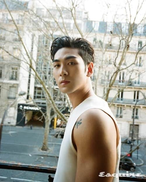 Just a girlさんのインスタグラム写真 - (Just a girlInstagram)「Baekho for Esquire Korea March 2020. 📸 by Jdz Chung . . . . . #백호 #Baekho #강동호 #KangDongHo #koreanboy#맞팔 #셀스타그램 #셀카 #얼스타그램 #데일리 #선팔 #인스타그램  #f4f  #like4like #ootd  #おしゃれ #オシャレ #いいね返し #フォロー #韓国人 #韓国 #セルカ #自撮り #ファッション #フォロー #koreanmodel #magazine #model #koreanstyle #koreanfashion #🇰🇷」3月10日 10時18分 - cecithegirl