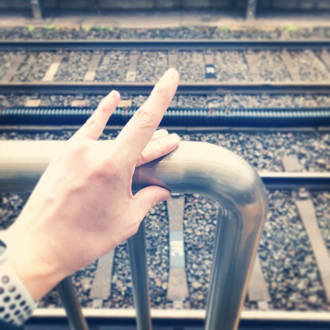 山崎勝之さんのインスタグラム写真 - (山崎勝之Instagram)「今日のプロジェクトは、 時差出勤で11時集合。 電車座れました。 ありがたや。 今日も頑張りまっしょい！」3月10日 10時15分 - chan_yama