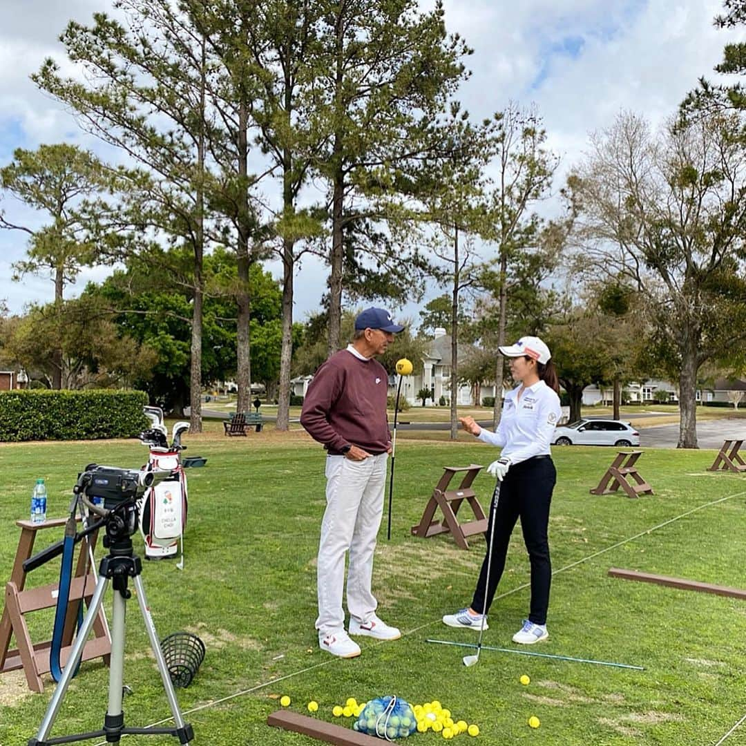 シェラ・チョイさんのインスタグラム写真 - (シェラ・チョイInstagram)「spring training 🤣 . #계속훈련 #언제까지훈련 #코로나저리비켜😡」3月10日 10時23分 - thechellachoi