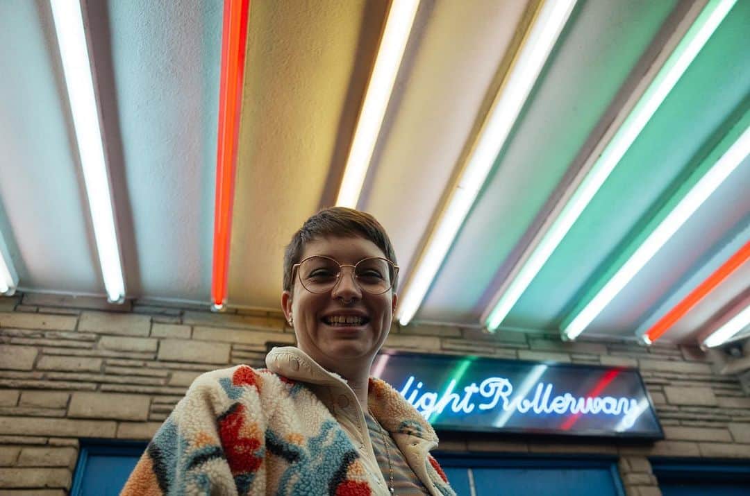 ローレン·ランドルフのインスタグラム：「@dirtydiana celebrated her birthday at the roller rink. This picture is not from that night.」