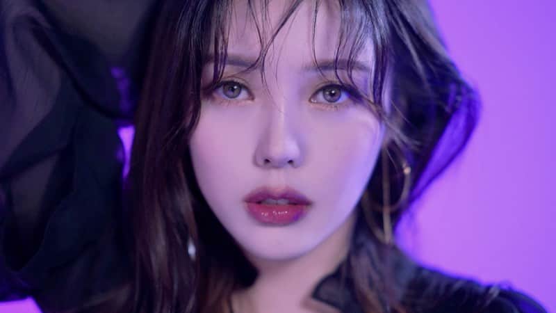 ポニーのインスタグラム：「⠀ 안녕하세요 포니입니다. 이번에 제가 영상 프로필 전문 업체인 비버스 필름 @vivus_company 과 함께 좋은 기회가 닿아 프로필 영상을 촬영하고 왔습니다. 제 프로필 영상은 제 유튜브 채널이나 VIVUS company 유튜브 채널에서 확인하실 수 있습니다.  비버스 필름은 영상 프로필 전문 업체입니다. 보통은 배우 지망생분들이나 신인 배우분들을 위해 연기 영상을 포함한 예쁜 모습들을 담아주는데, 배우뿐 만 아니라 모델, 크리에이터, 직장인, 학생 등 직업에 상관없이 누구나 뮤직비디오 같은 멋진 영상을 담으실 수 있습니다!  관심 있으신 분들은 카카오 플러스에 VIVUS company를 검색해보세요!  마지막으로 저를 찾아주시고 촬영 내내 편안한 분위기로 디렉션 해주셔서 어려움 없이 예쁜 영상을 촬영할 수 있게 도와주신 비버스 크루 감사합니다!💜」