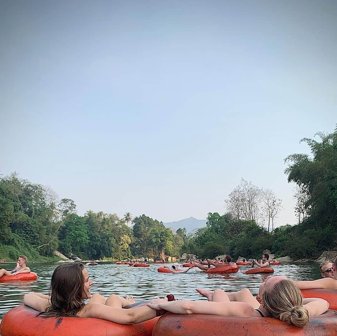 セリーヌ・バン・ガーナーのインスタグラム：「Find your vibe, find your tribe 🥰」