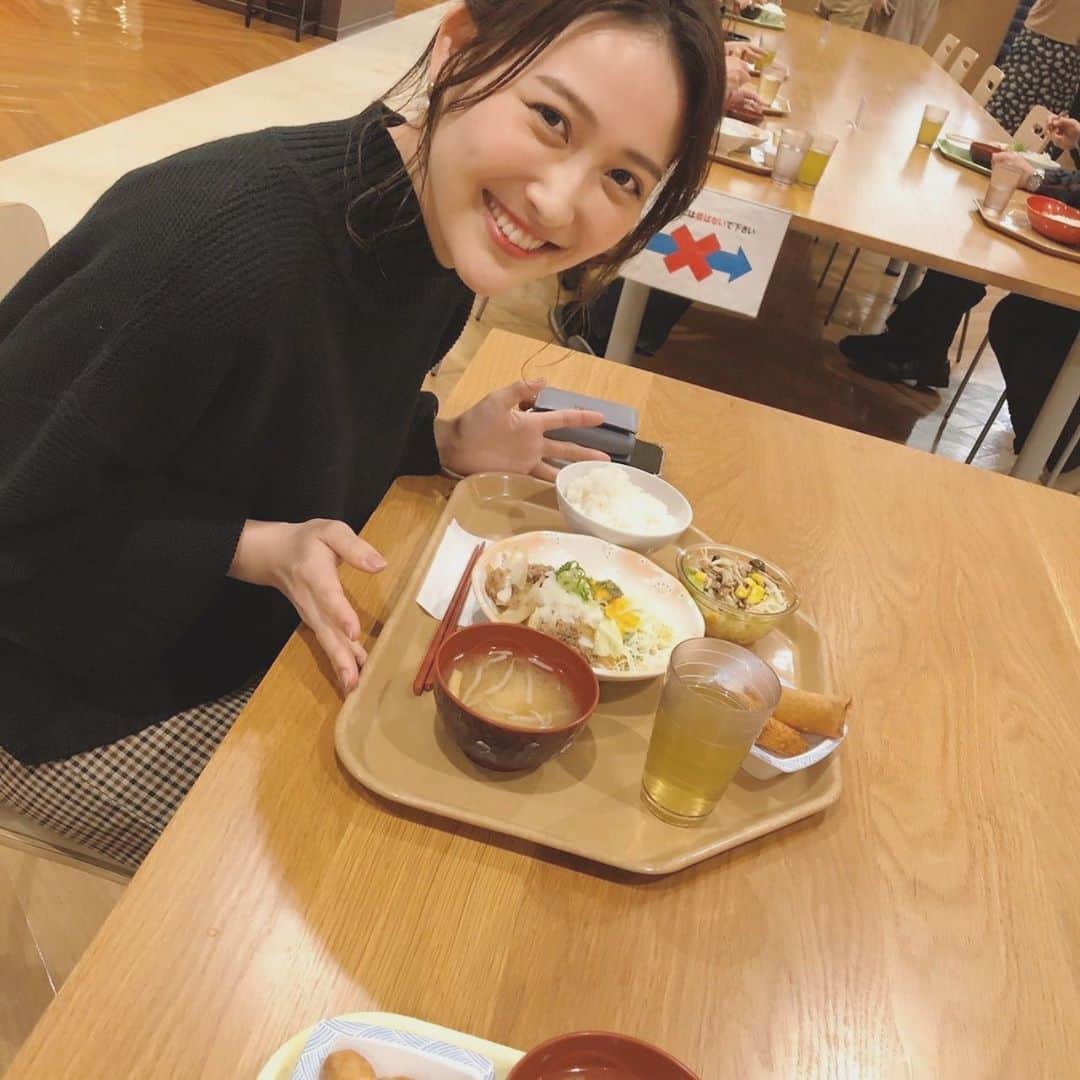 財津南美さんのインスタグラム写真 - (財津南美Instagram)「ㅤㅤㅤㅤㅤㅤㅤㅤㅤㅤㅤㅤㅤ 今日は久しぶりに社食を食べました🍚🥢 お腹いっぱいで眠たいです...🥱🥱 ㅤㅤㅤㅤㅤㅤㅤㅤㅤㅤㅤ #笑いすぎ」3月10日 13時36分 - zaitsu_minami