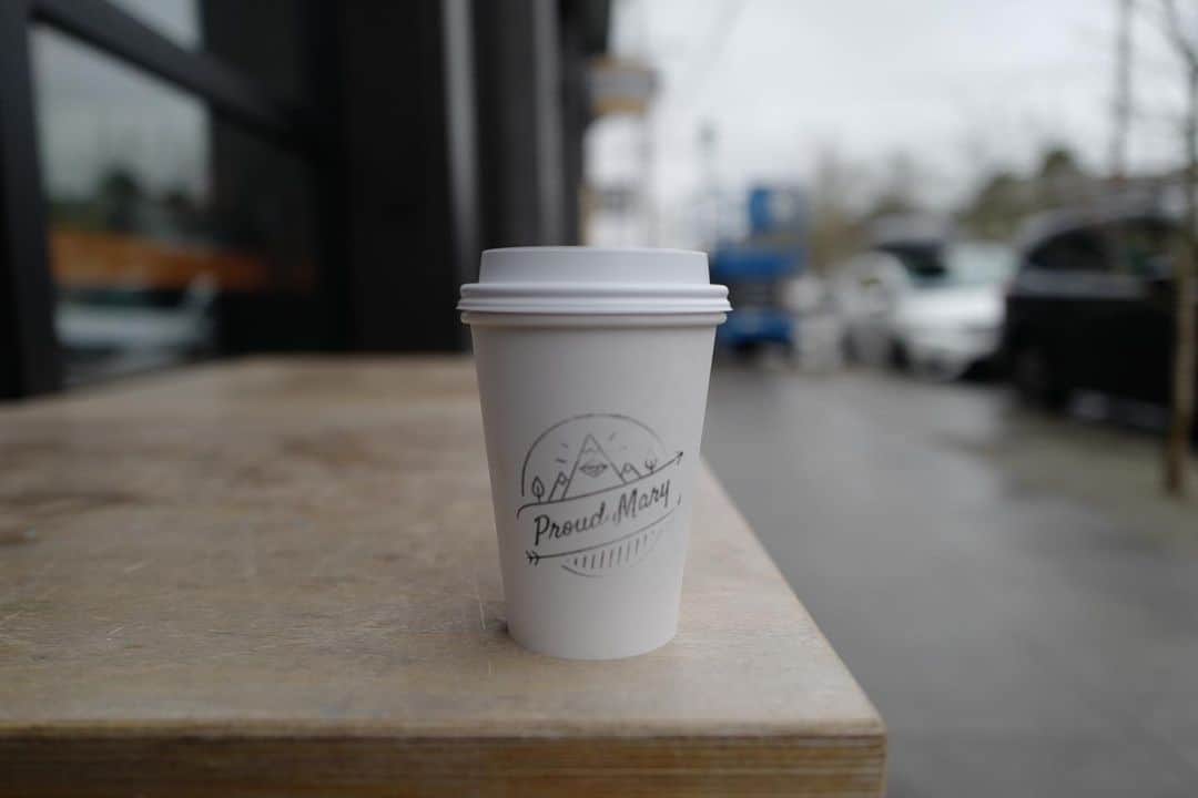 石井輝明さんのインスタグラム写真 - (石井輝明Instagram)「ポートランド。 ポートランドカフェはここまで。 まだまだ行きたかったところに行けてないので、また行きたいもんです。  #proudmarycoffee #cafe #coffee #カフェ #アメリカカフェ #ポートランドカフェ #カフェ芸人 #また早く行きたいけど #埼玉やないからそう簡単には無理 #埼玉くらいの感じで行けたらいいんやけど #ちなみに明日からはロスのカフェ #ポートランドからロスは埼玉くらいの感じで行った #本当は北海道くらいの感じやけど #埼玉の感覚でポートランドからロスへ行けた #明後日はそんな埼玉の大宮から生配信あります #またお願いしますね」3月10日 14時18分 - comandanteishii