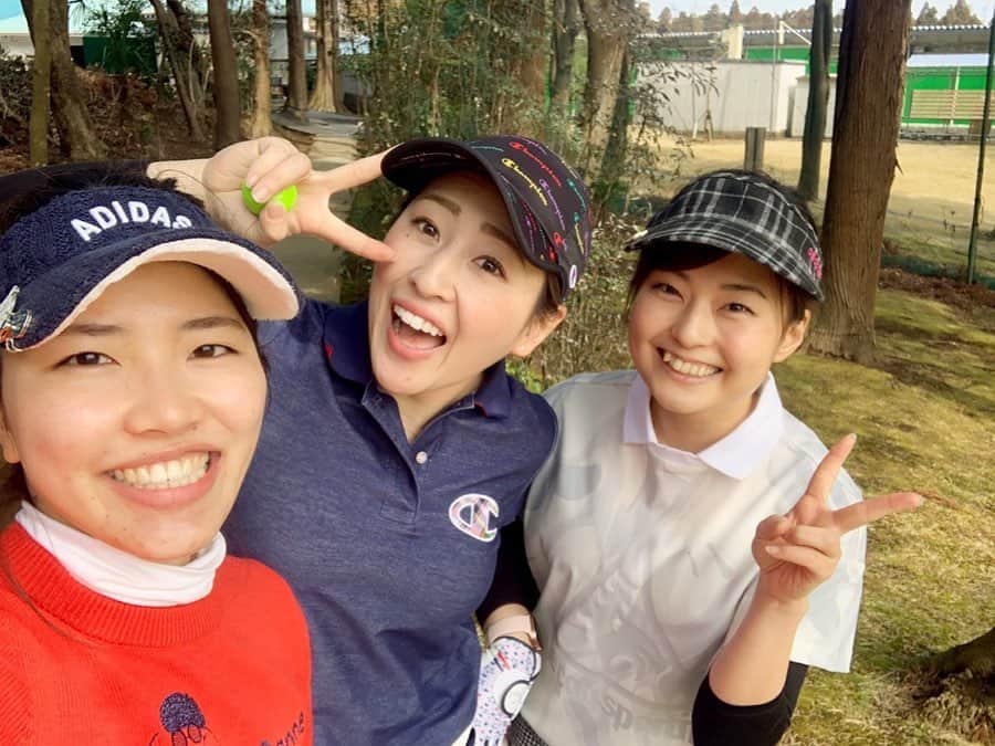 菊池沙都のインスタグラム：「最近の楽しかったこと。 ゴルフ始めました♡ ルールと打ち方はまだよくわからないけど とても楽しいです🏌️‍♀️💓 少しマシになったら一緒に回ってください。 #ゴルフ始めました#ゴ#golf #ゴルフコーデ #champion#championゴルフ」