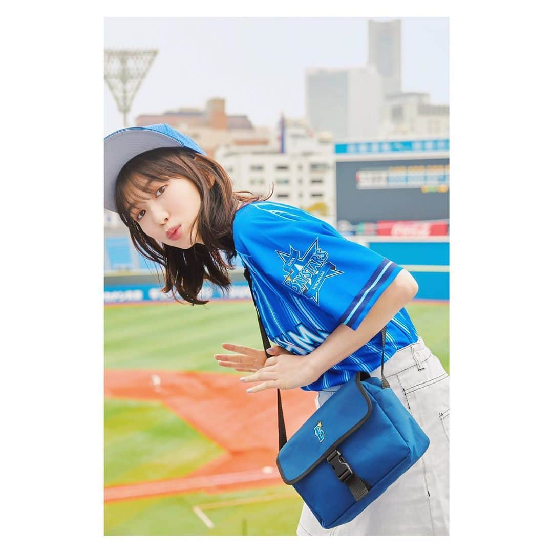 岡本夏美さんのインスタグラム写真 - (岡本夏美Instagram)「3月24日から宝島社さんより発売される 「YOKOHAMA DeNA BAYSTARS SHOULDER BAG BOOK」の表紙&中誌面 に登場しています！  地元神奈川のチーム  #横浜DeNAベイスターズ！ ユニフォームも着れてスタジアムも行けて！感動でした！🏟⚾️ 宜しくですっ⭐︎ 写真どれがお好みですか？🤤q」3月10日 15時40分 - okamoto_natsumi