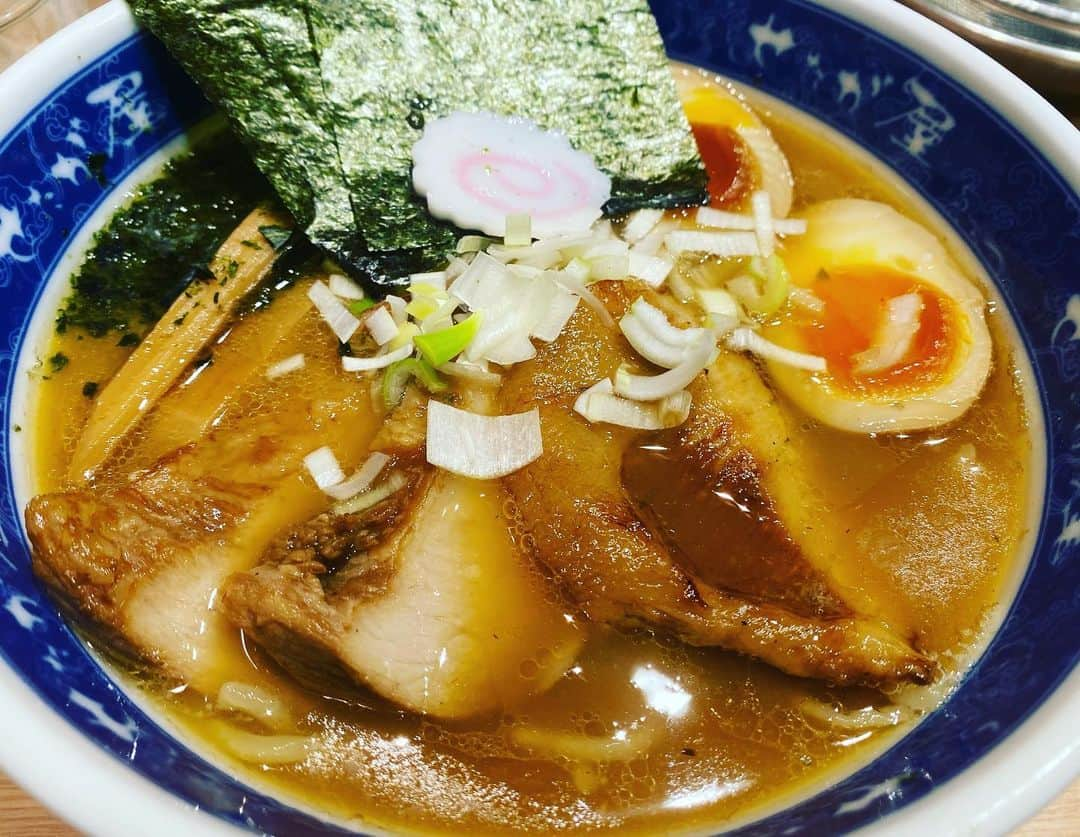 火口秀幸さんのインスタグラム写真 - (火口秀幸Instagram)「#世田谷ラーメン #らーめん #変わらぬ味　#ねぎが決め手 #煮干　#鰹節　#分厚いチャーシュー #分厚いメンマ　#まいう」3月11日 1時38分 - hideboyhideboh