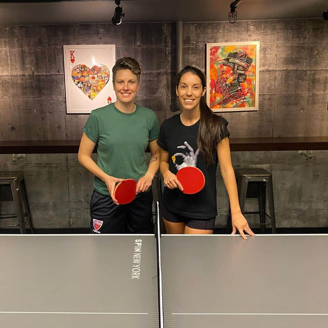 マチルダ・エコームのインスタグラム：「Epic practice with the legend @pingpongmalin like back in the old days. #wearespin」