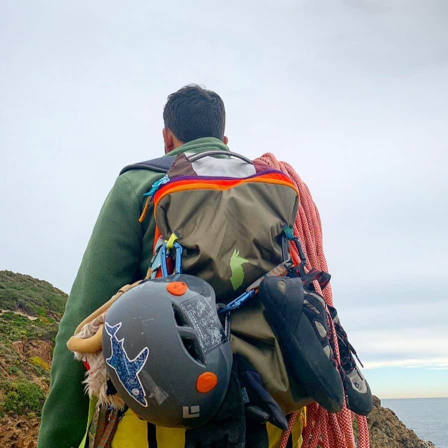 イグナシオ・セルキオさんのインスタグラム写真 - (イグナシオ・セルキオInstagram)「Rock climbing in style and color. 🧗‍♂️ Thank you @cotopaxi for giving my adventures some flavor.  Check out their recycled gear and all the great work they are doing with their foundation / Escalando con estilo y color. Gracias #cotopaxi por darle sabor a mis aventuras. . . #adventure #rockclimbing  #sustainability #recycle #aventura #losangeles #california #travel #outdoors #explore #adrenaline #mentalhealth」3月11日 2時23分 - nachoserricchio