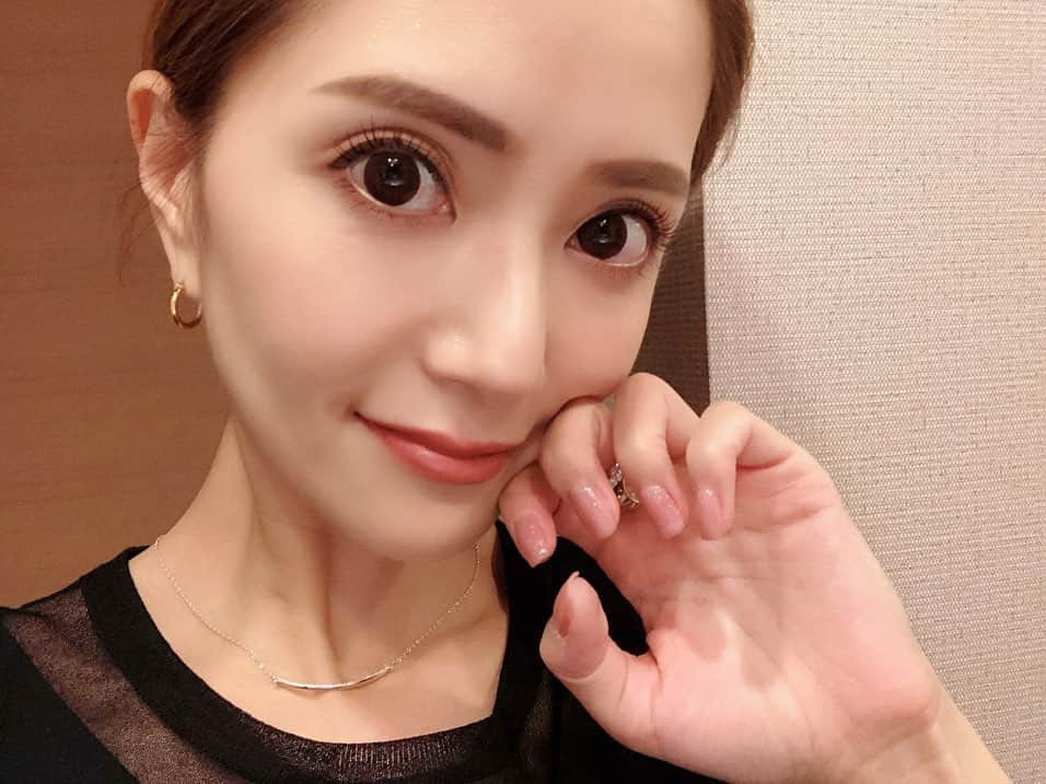 田母神智子さんのインスタグラム写真 - (田母神智子Instagram)「ネイル💅春っぽくした🌸 ラメ✨入っててかわいい❣️ #nails #gelnails #pinkbeige #harajuku #tokyo #musk #tamonail」3月10日 18時20分 - tomokotamogami