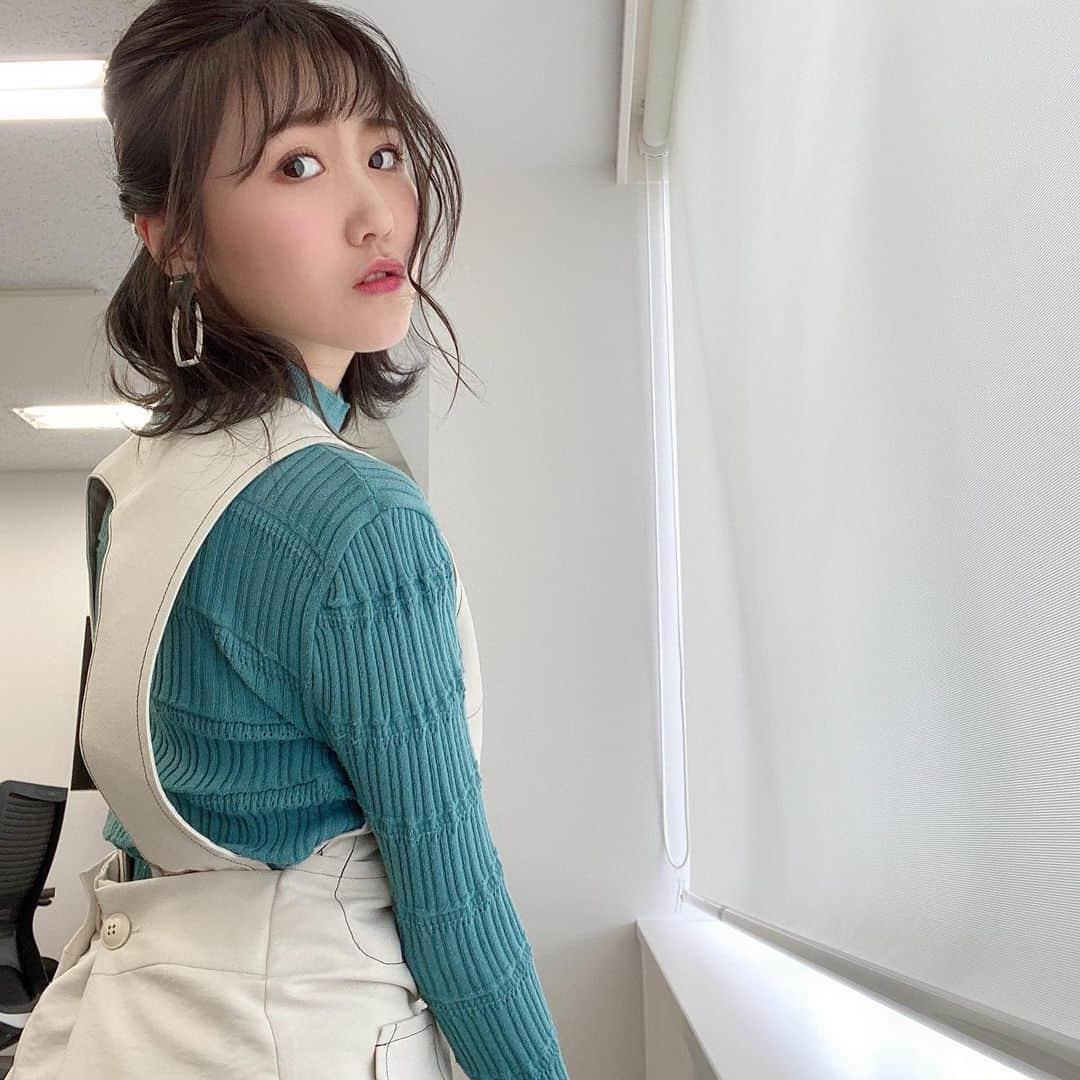 公野舞華さんのインスタグラム写真 - (公野舞華Instagram)「﻿ ﻿ ﻿ ﻿ こういうお洋服もっと着たいな〜🥰﻿ ﻿ ﻿ ﻿ ﻿ ﻿ ﻿ #はちみつロケット #はちロケ #大学生 #JD﻿ #公野舞華 #きみちゃん#オフショ﻿ #ミニフォトブック #3月16日 #発売﻿ #followme #いいね #コメント﻿ ﻿ ﻿」3月10日 18時36分 - comiqon_maika