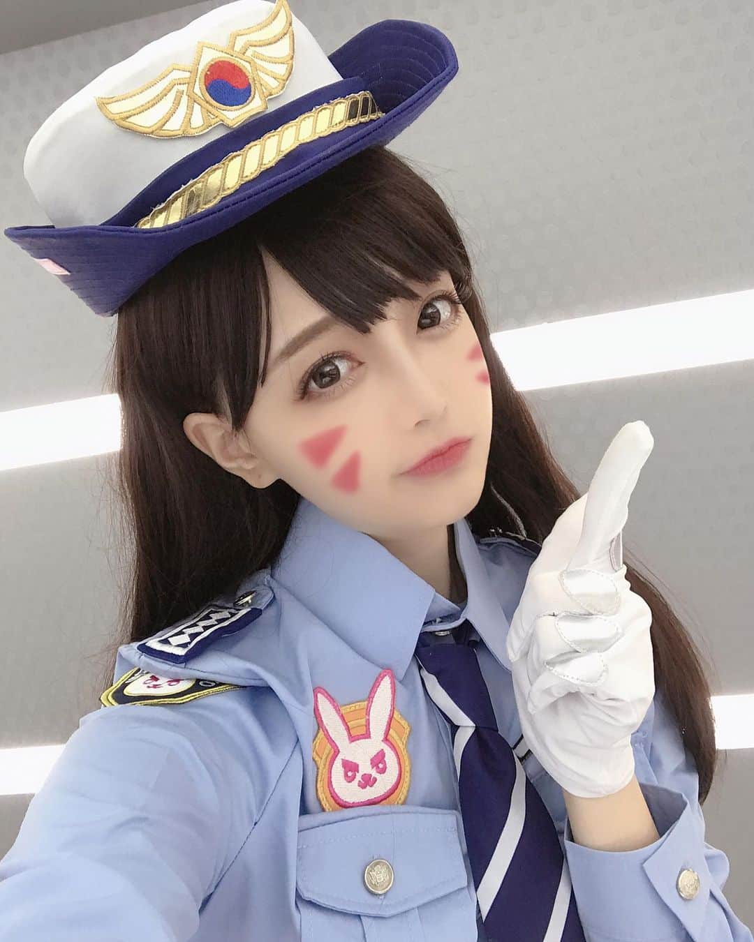 Chikako千佳子さんのインスタグラム写真 - (Chikako千佳子Instagram)「Catch you！👮🏻‍♀️🚨🚔 phx @oozawaryuka  #dvacosplay #dva #overwatch #overwatchcosplay #officerdva #officerdvacosplay #blizzard」3月10日 18時33分 - cindychikako