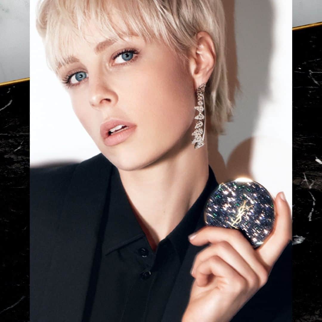 Yves Saint Laurent Beautyさんのインスタグラム写真 - (Yves Saint Laurent BeautyInstagram)「Have you got your hands on the brand new LE CUSHION ENCRE DE PEAU COLLECTOR? Like a jewel of design, your favourite on the go foundation has received a makeover to turn heads. @ediebcampbell  LE CUSHION ENCRE DE PEAU COLLECTOR #yslbeauty #lecushionencredepeau #foundation #sparklemeharder」3月10日 18時34分 - yslbeauty