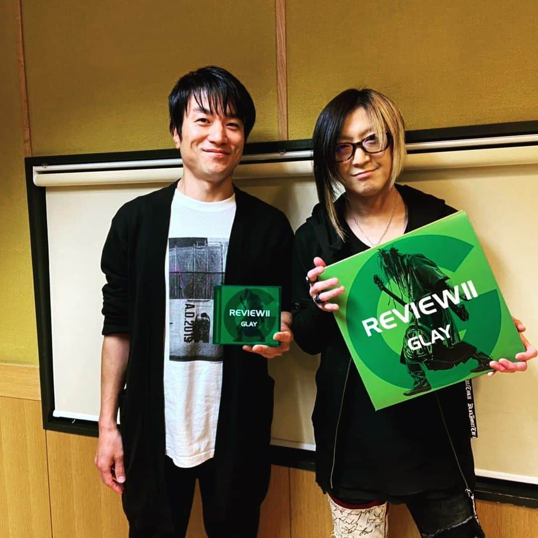 GLAYさんのインスタグラム写真 - (GLAYInstagram)「『FRIDAY Cruisin' Map!!』にHISASHIが出演！ 3/20オンエア予定になります！ #REVIEWII #REVIEWII全国キャンペーン中 #GLAY」3月10日 19時02分 - glay0525_official