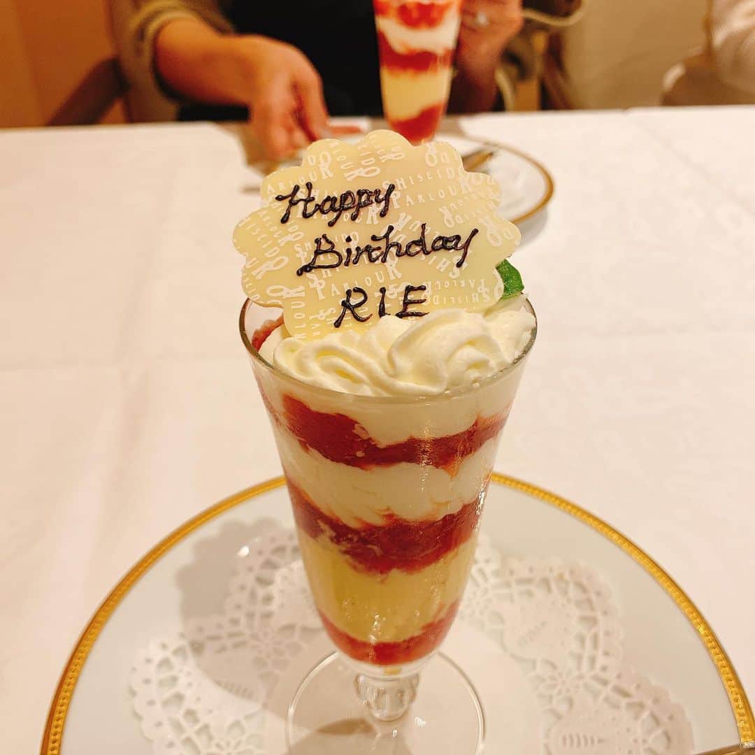 王理惠さんのインスタグラム写真 - (王理惠Instagram)「千秋ちゃん、今日子ちゃん、素敵なBDランチ🎁どうもありがとう🥰🙏」3月10日 19時07分 - rieoh19700307