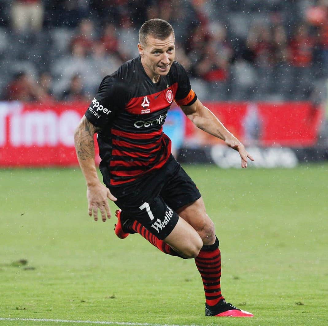ミッチェル・デュークのインスタグラム：「Ready to bounce back this weekend 🔴⚫️ #7」