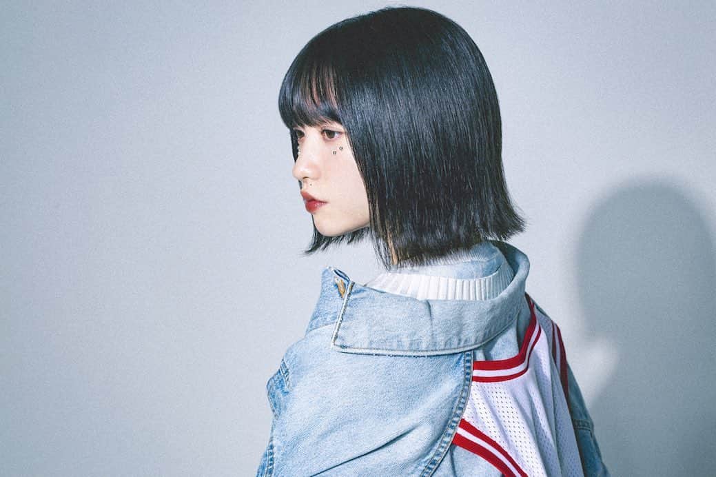 吉田凜音のインスタグラム：「ミーティアさんにて取材させていただいた時の写真🐝」